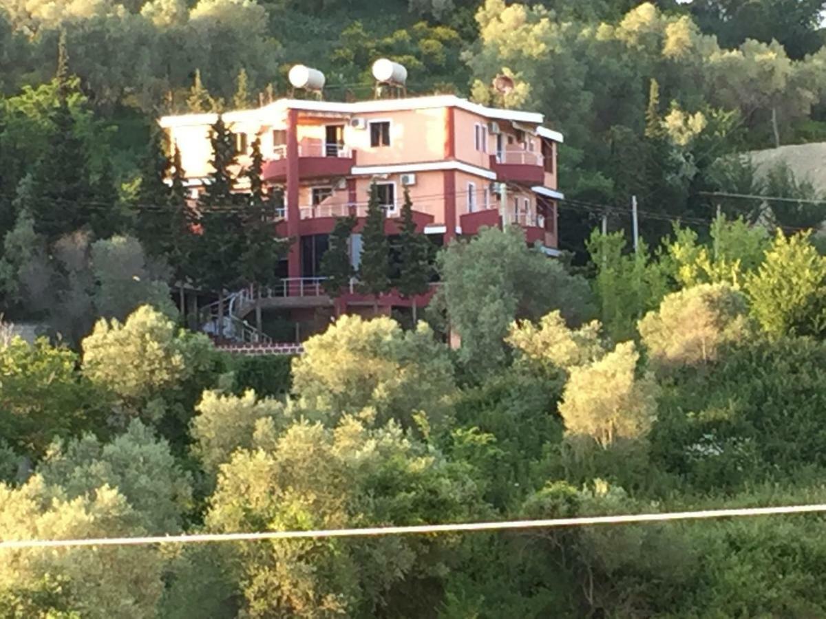 Hotel Moris Kryemedhej Exterior photo